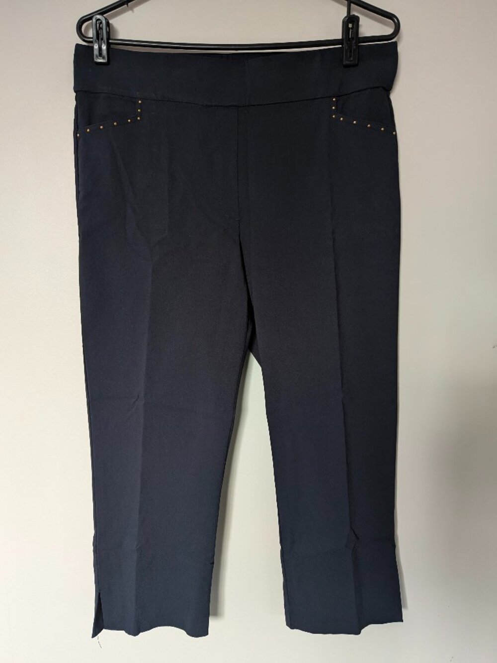Melanie Lyne Women's Sz 12 Pull-on Capri Pants with Rivet Detailing